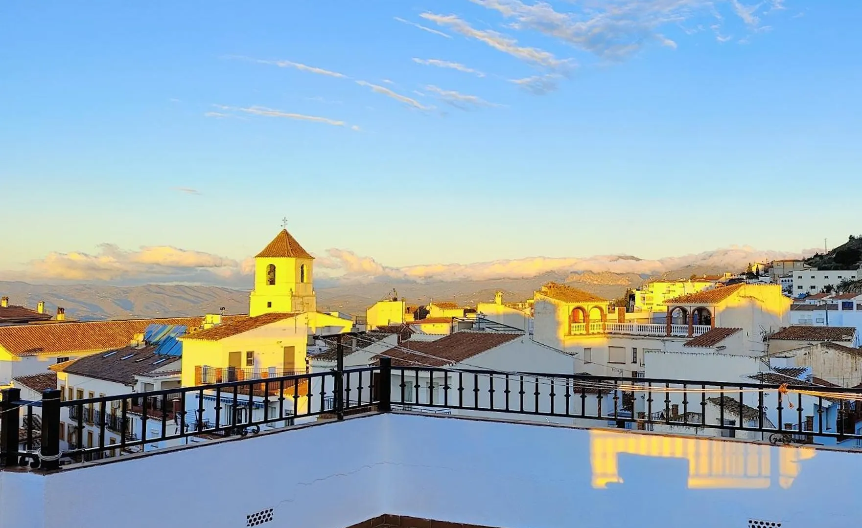 Modern, Bright And Comfortable Apartment With Shared Roof Terrace Canillas de Aceituno